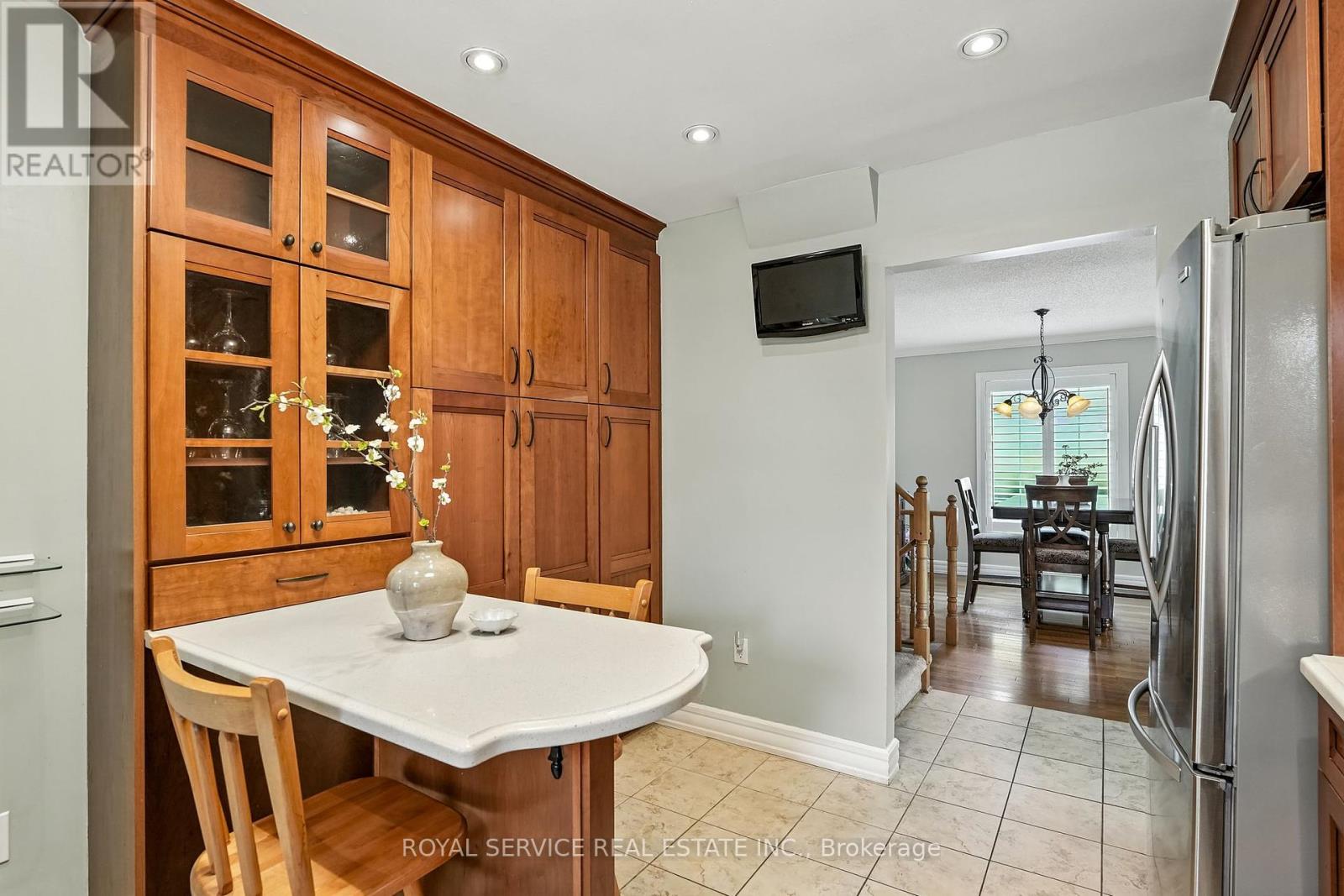 Photo 18 of 69 Firwood Avenue, Clarington ON