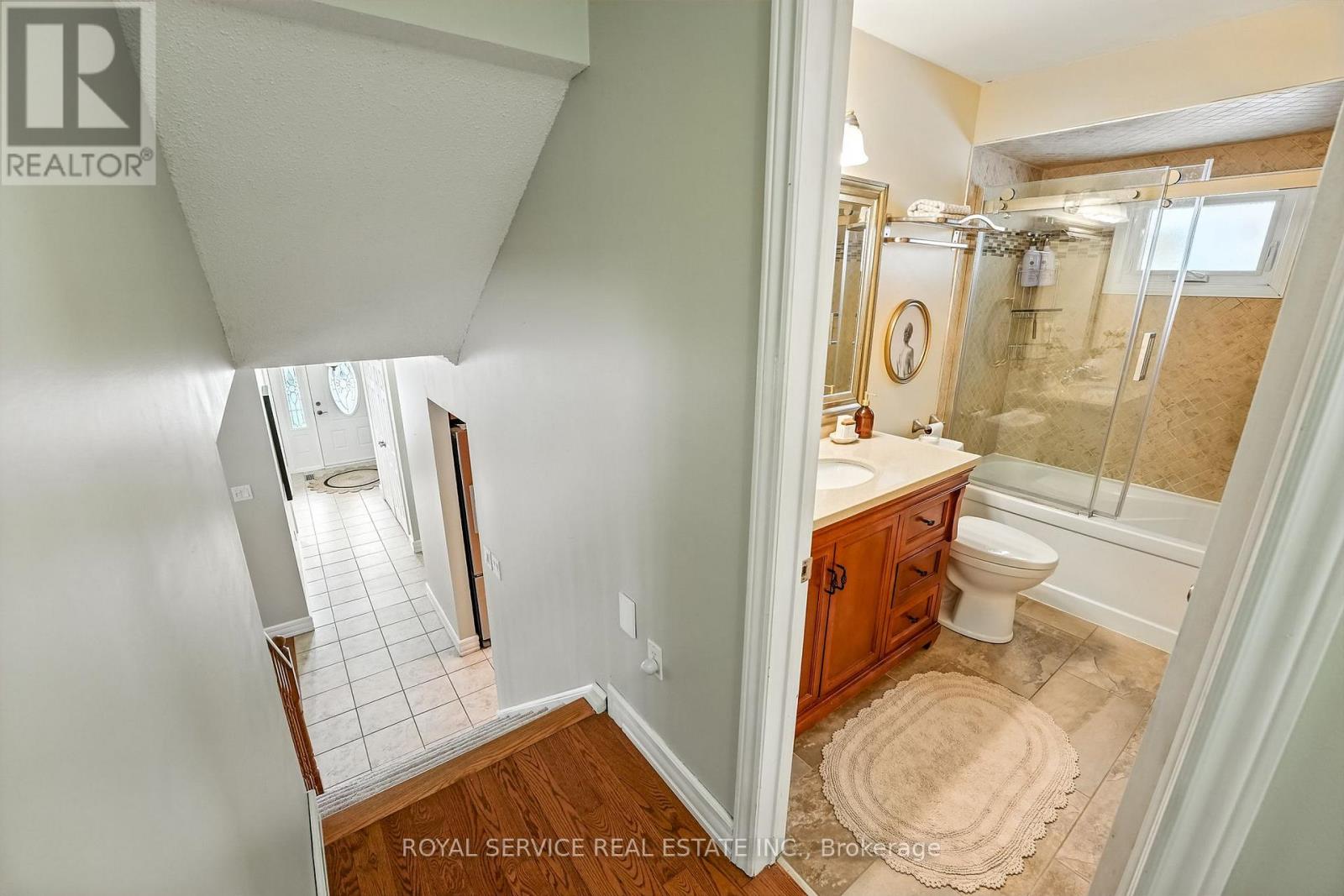 Photo 24 of 69 Firwood Avenue, Clarington ON