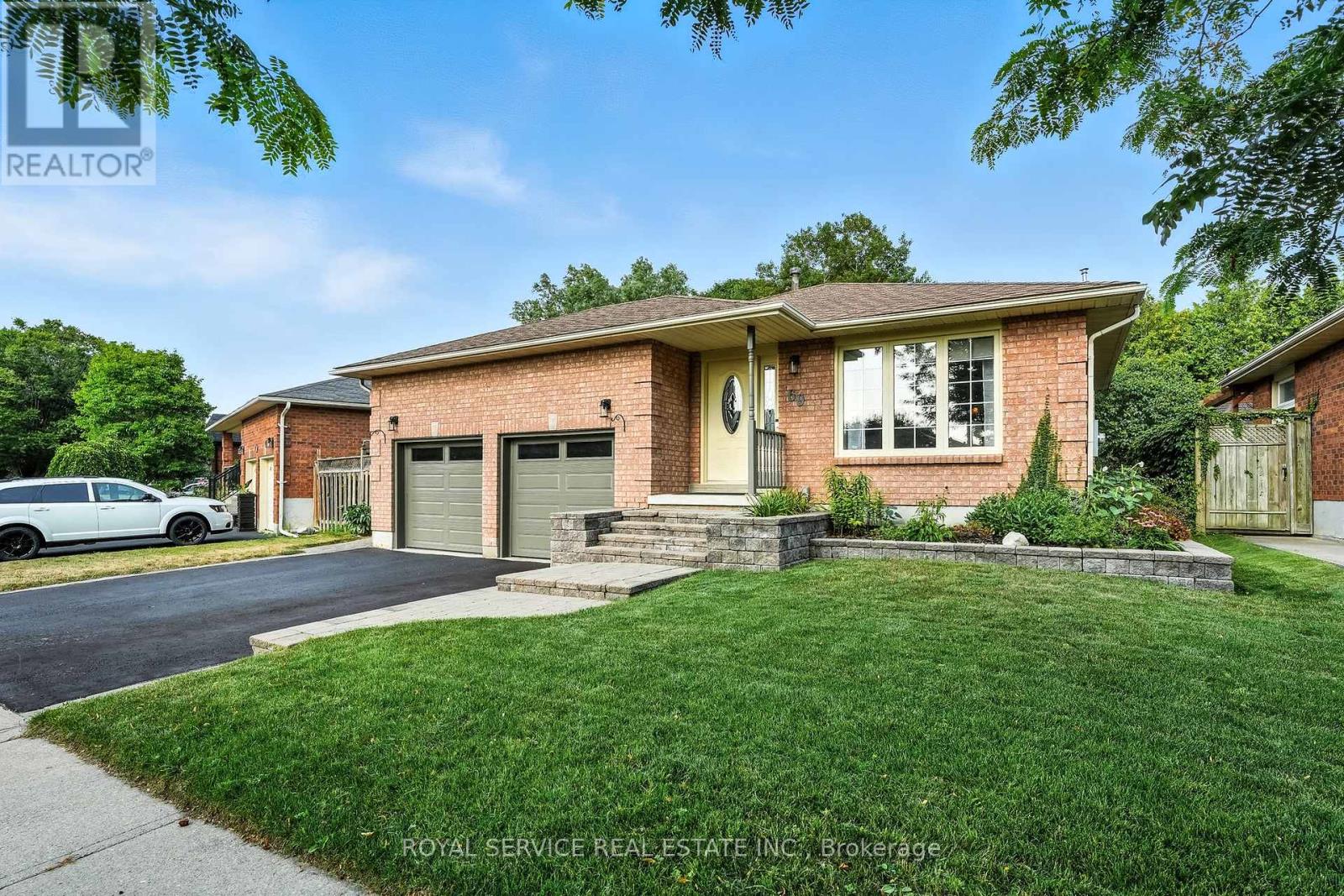 Photo 3 of 69 Firwood Avenue, Clarington ON