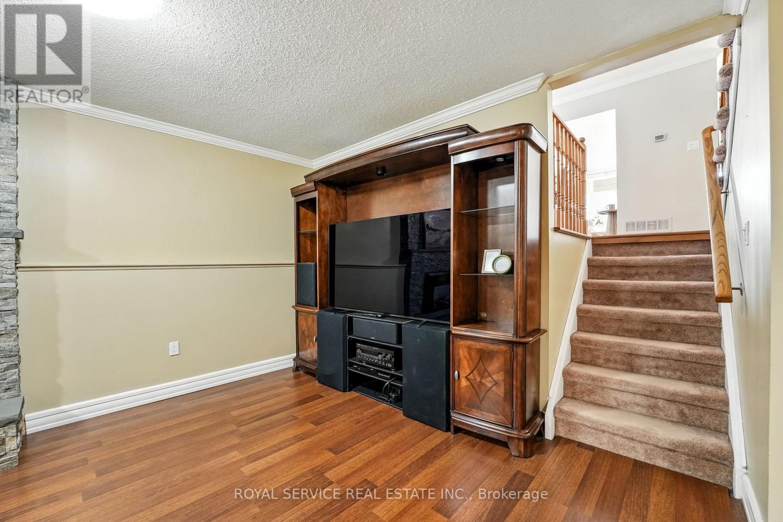 Photo 32 of 69 Firwood Avenue, Clarington ON