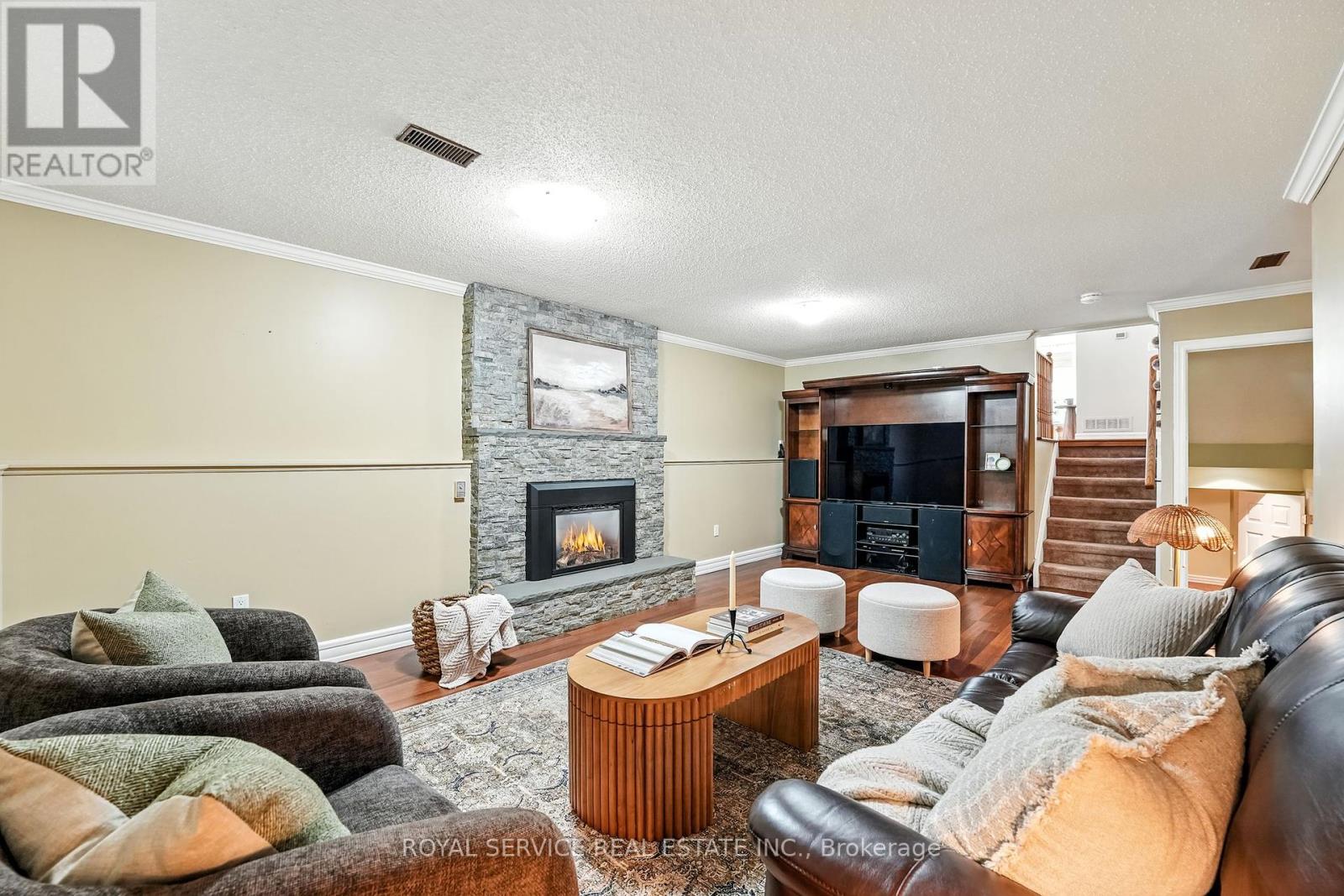 Photo 33 of 69 Firwood Avenue, Clarington ON