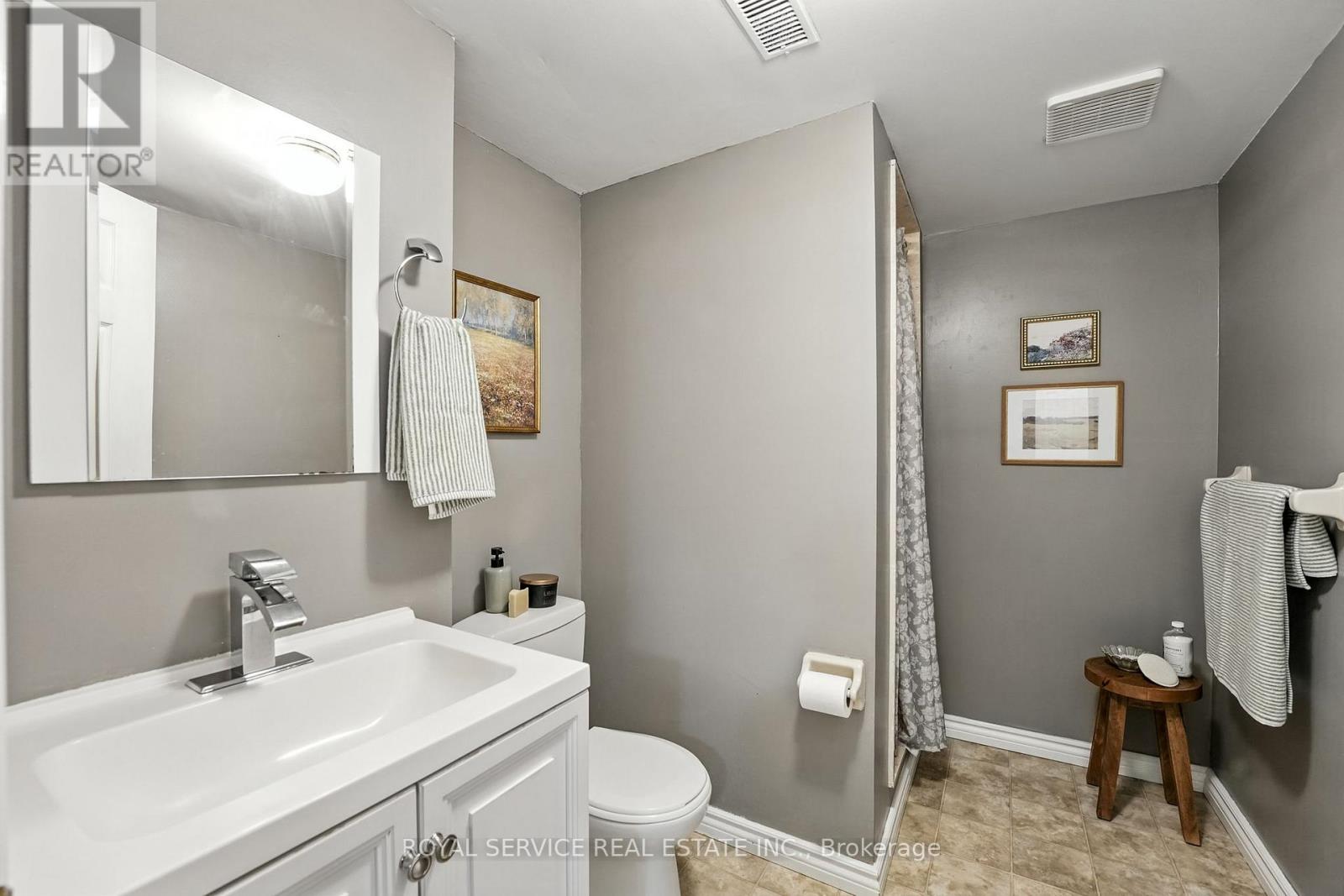 Photo 39 of 69 Firwood Avenue, Clarington ON
