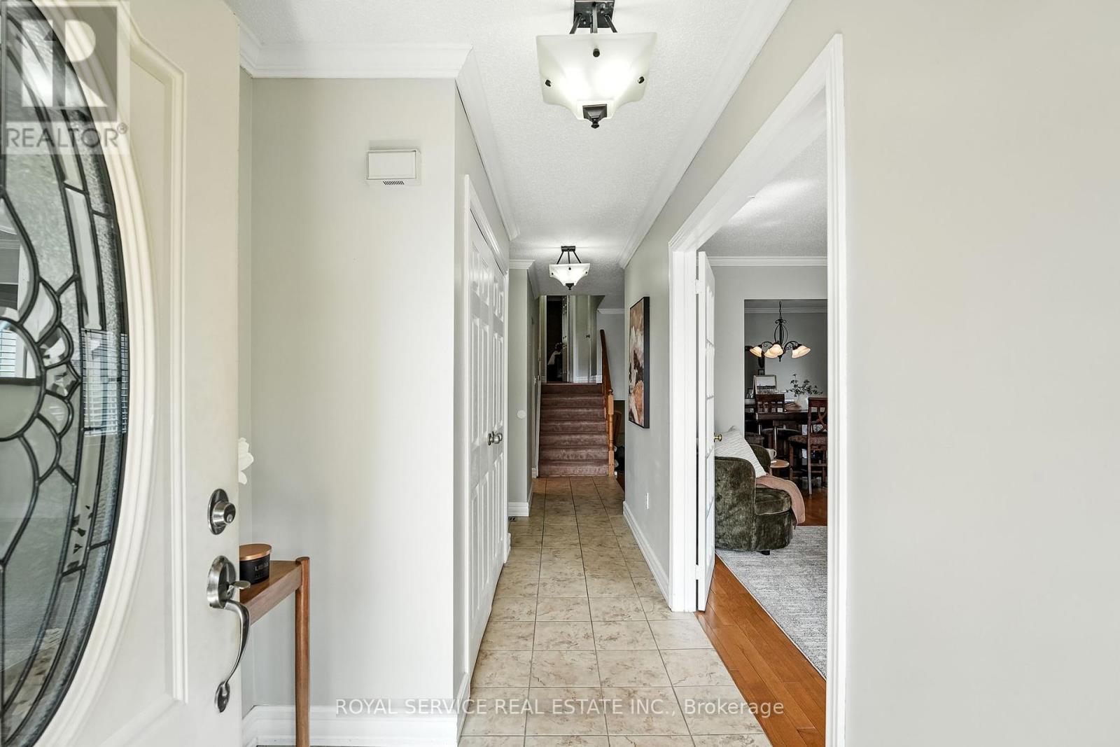 Photo 5 of 69 Firwood Avenue, Clarington ON