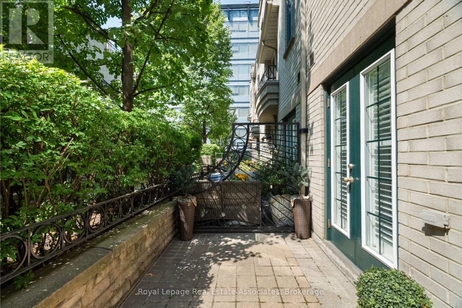 Photo 35 of 8 1 Baxter Street, Toronto ON