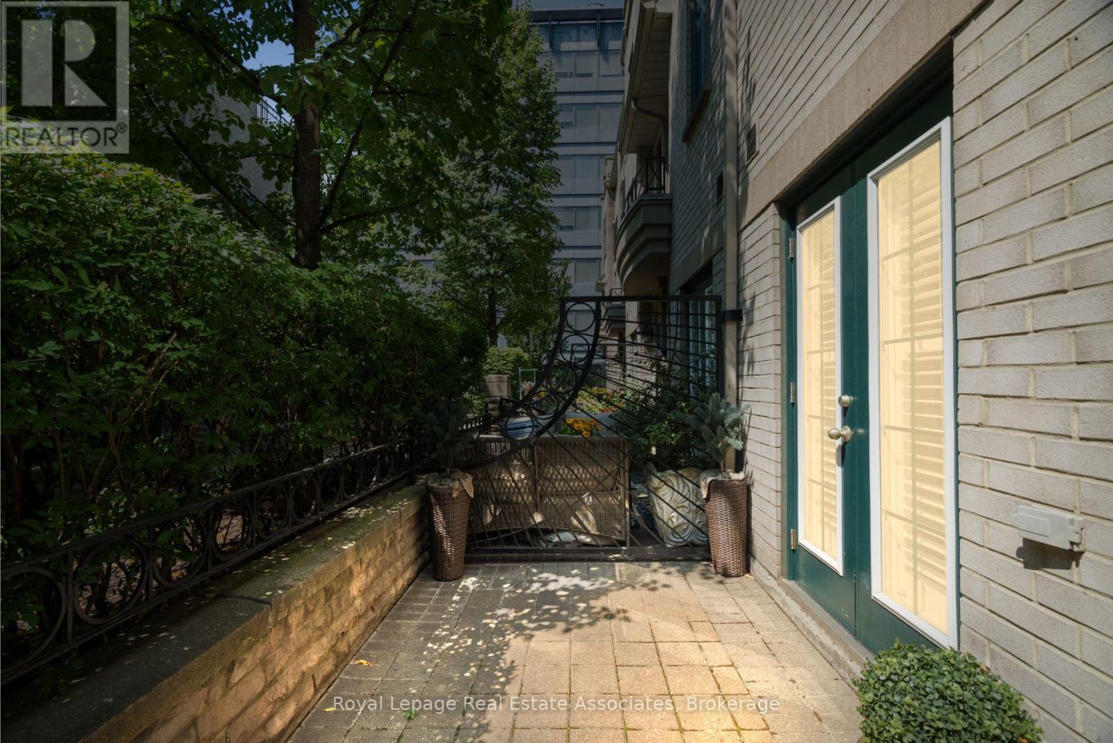 Photo 36 of 8 1 Baxter Street, Toronto ON