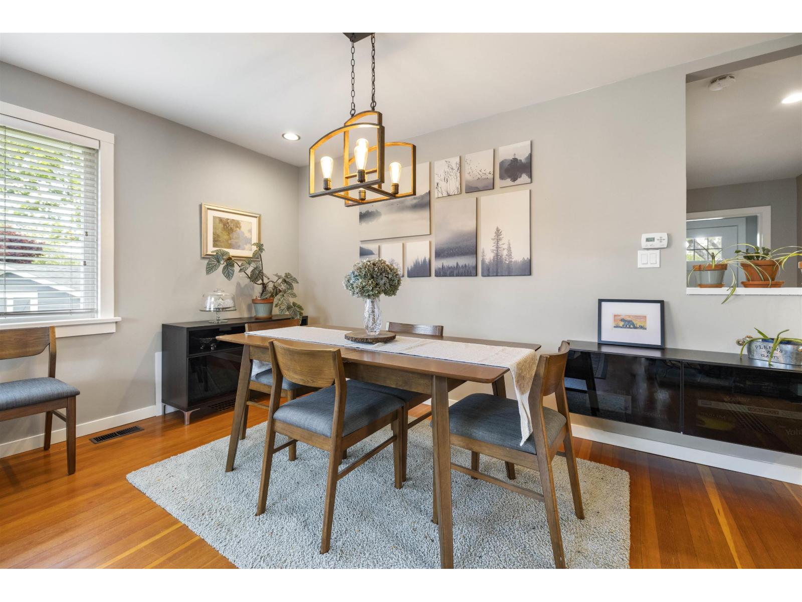 Photo 10 of 4745 207 A Street, Langley BC