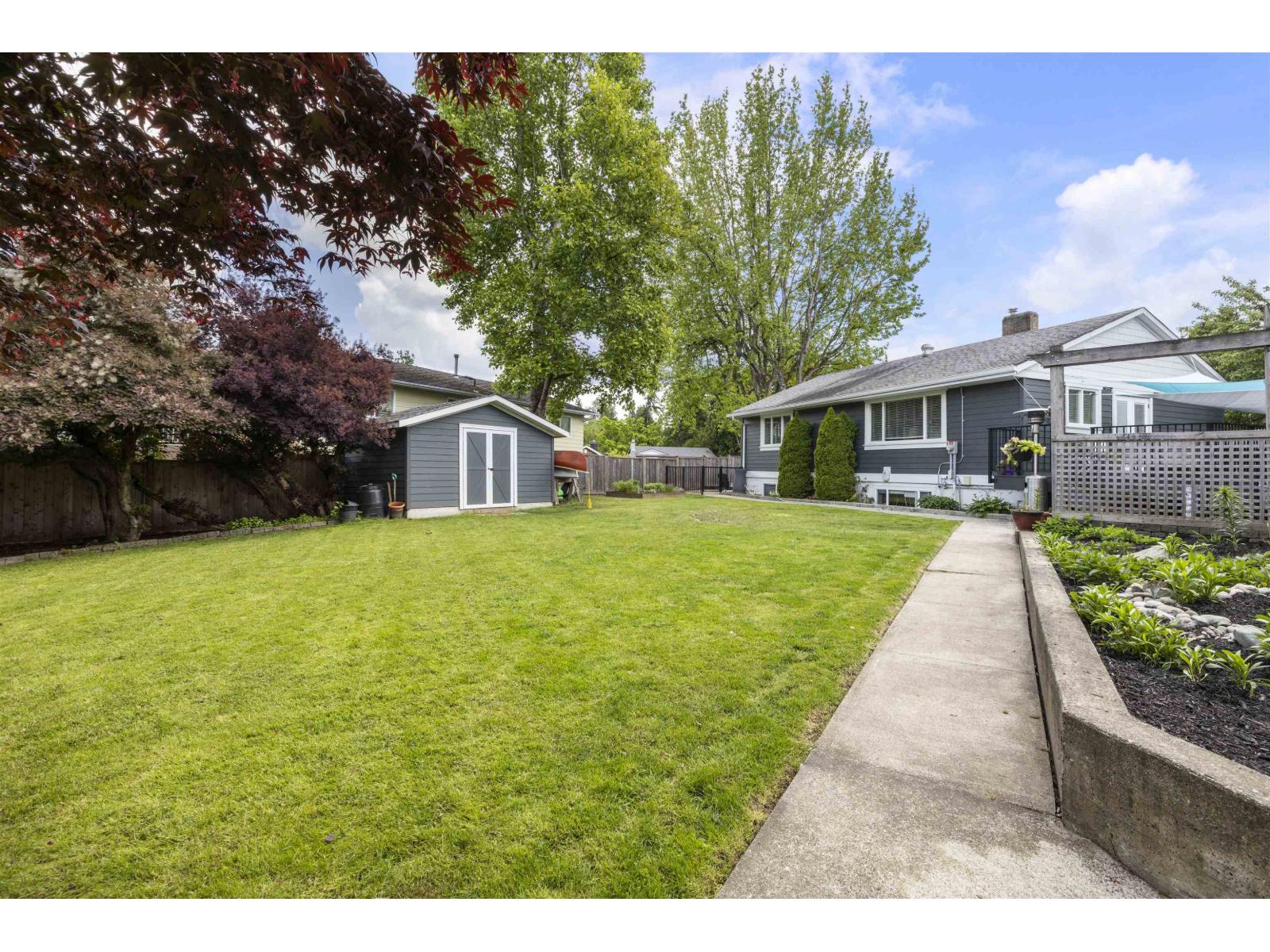 Photo 2 of 4745 207 A Street, Langley BC