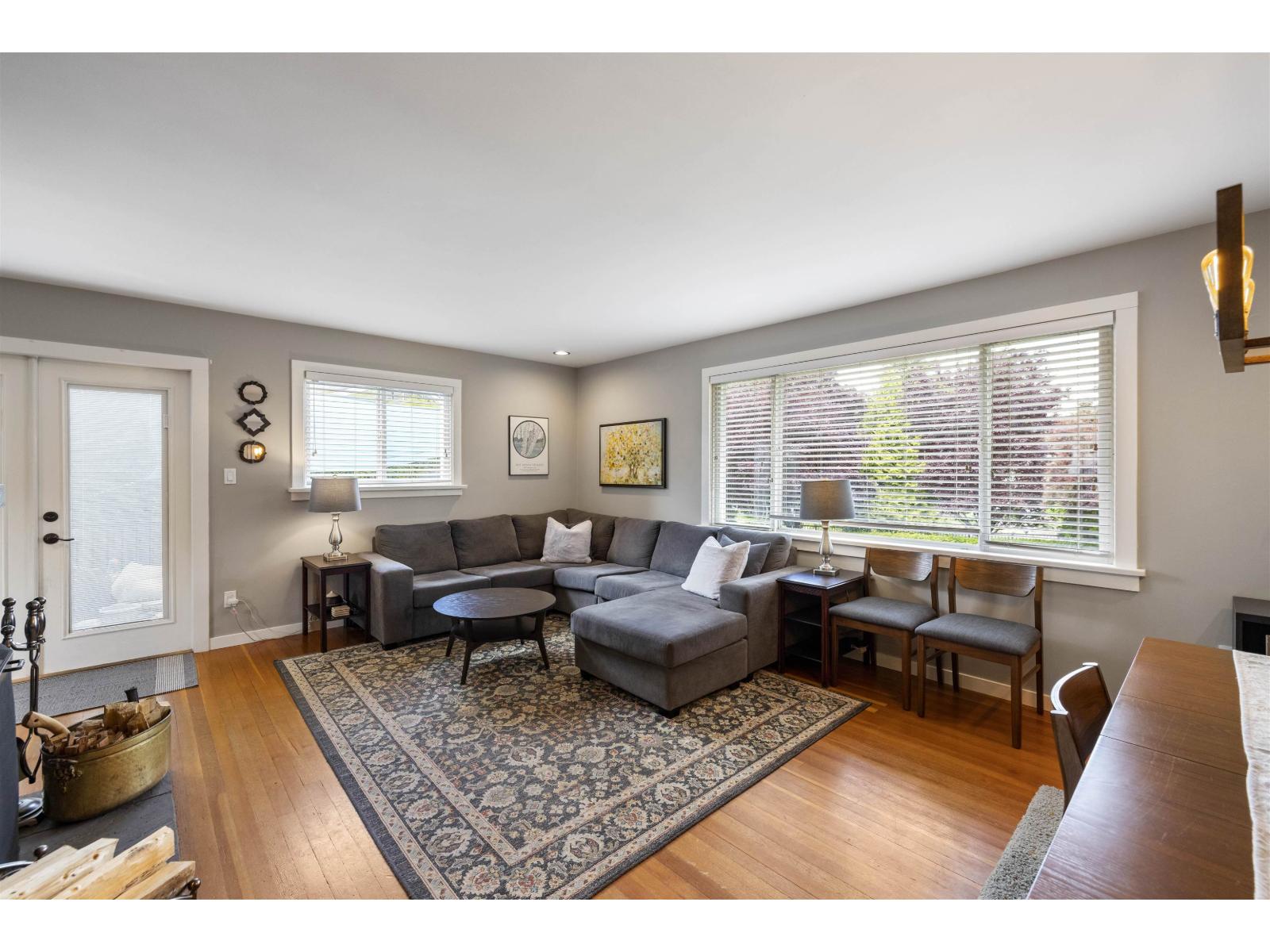 Photo 7 of 4745 207 A Street, Langley BC