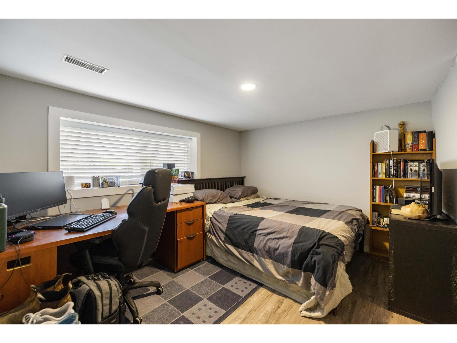 Photo 26 of 4745 207 A Street, Langley BC