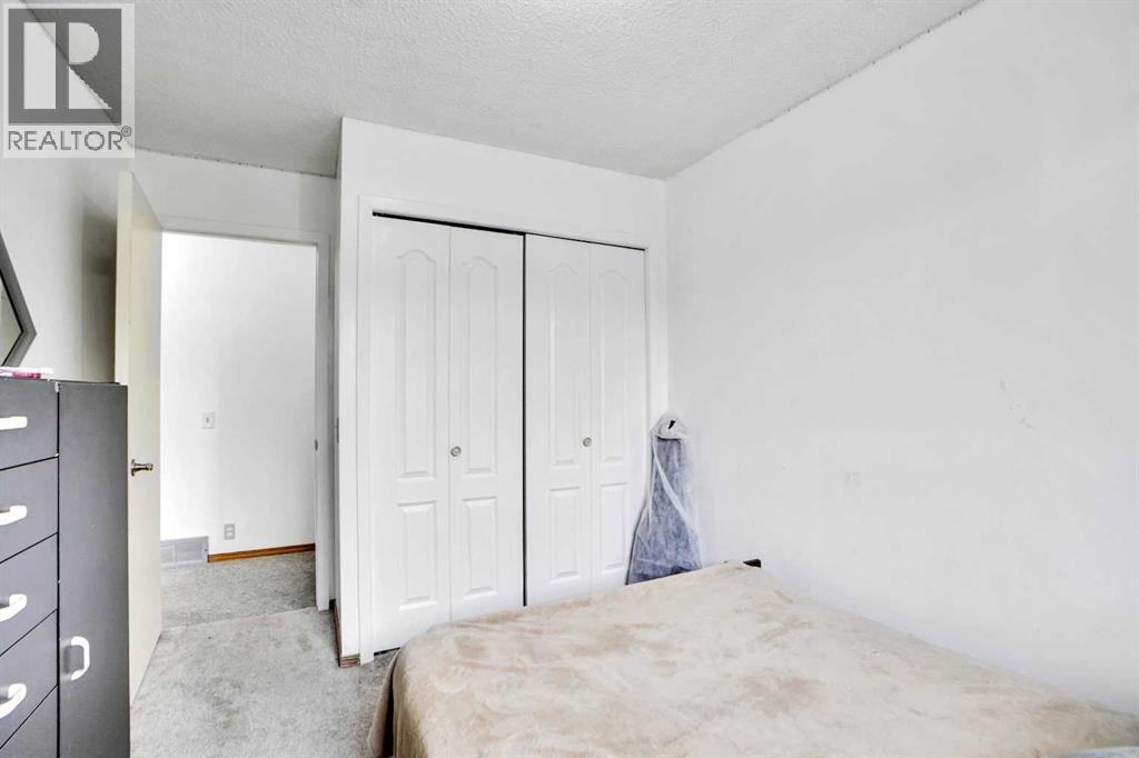 Single Family House for Sale in  Templeridge Crescent NE Temple Calgary 