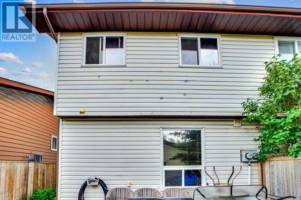 Single Family House for Sale in  Templeridge Crescent NE Temple Calgary 