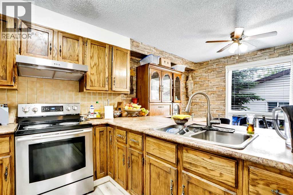 Single Family House for Sale in  Templeridge Crescent NE Temple Calgary 
