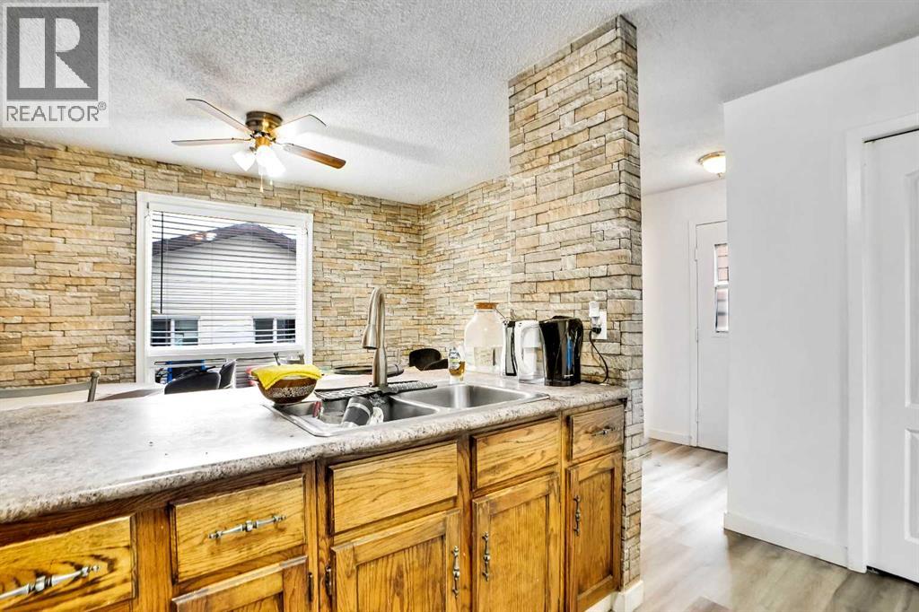 Single Family House for Sale in  Templeridge Crescent NE Temple Calgary 
