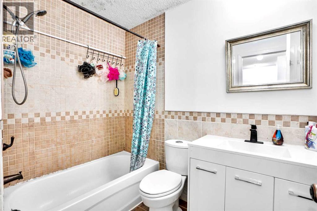 Single Family House for Sale in  Templeridge Crescent NE Temple Calgary 