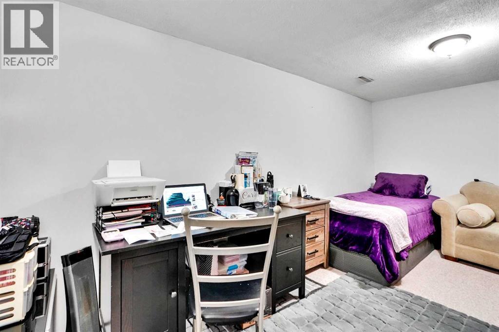 Single Family House for Sale in  Templeridge Crescent NE Temple Calgary 