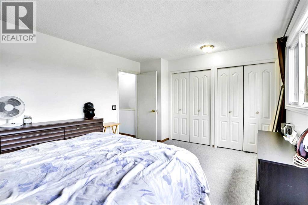 Single Family House for Sale in  Templeridge Crescent NE Temple Calgary 