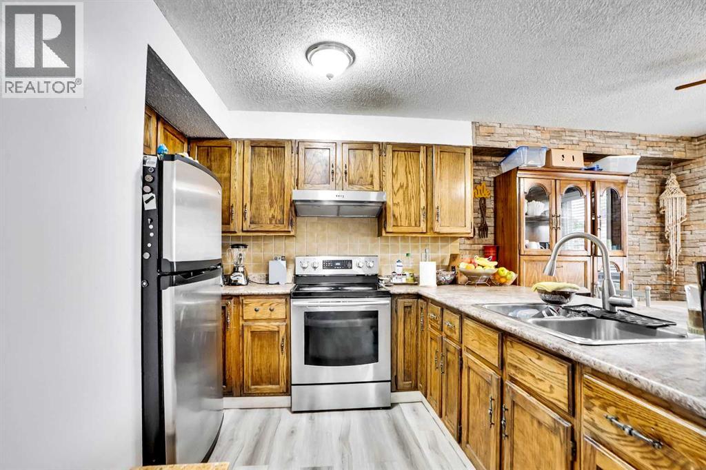 Single Family House for Sale in  Templeridge Crescent NE Temple Calgary 