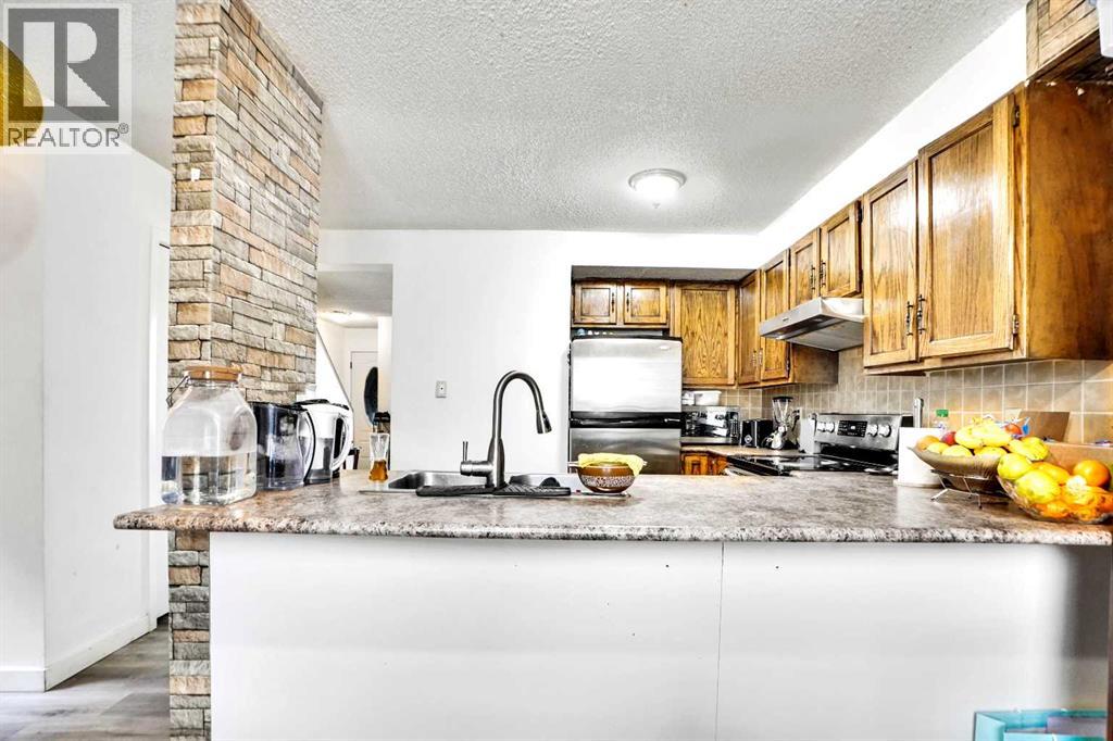 Single Family House for Sale in  Templeridge Crescent NE Temple Calgary 