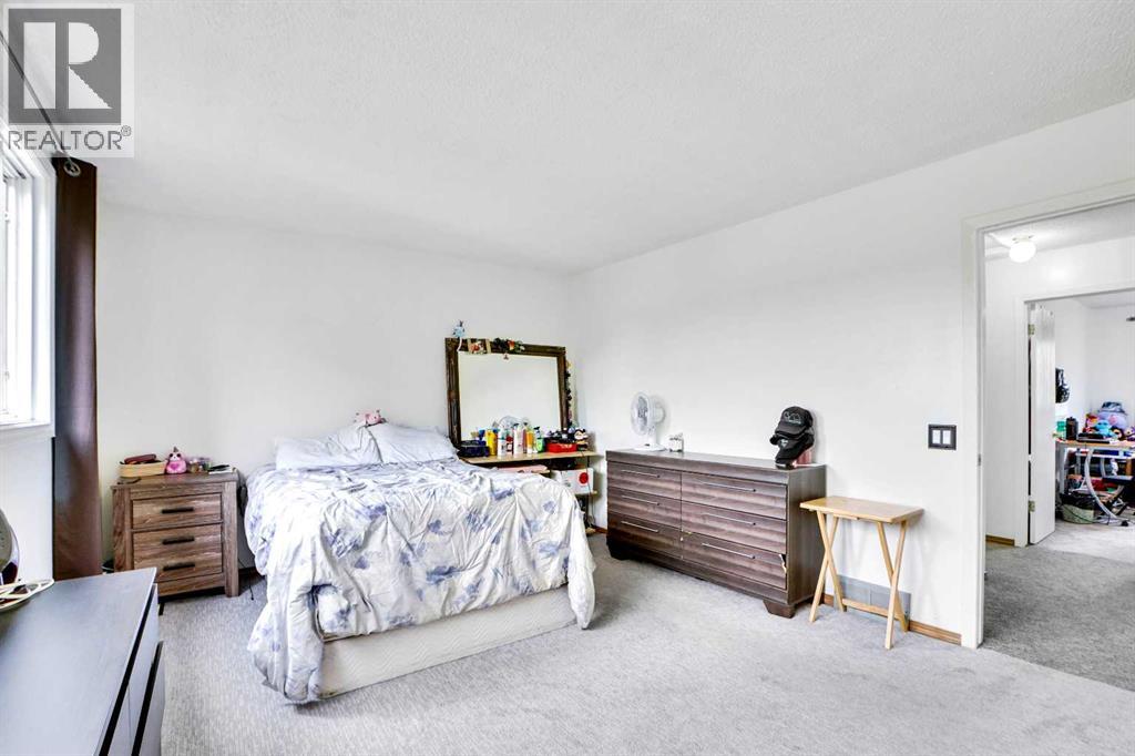 Single Family House for Sale in  Templeridge Crescent NE Temple Calgary 
