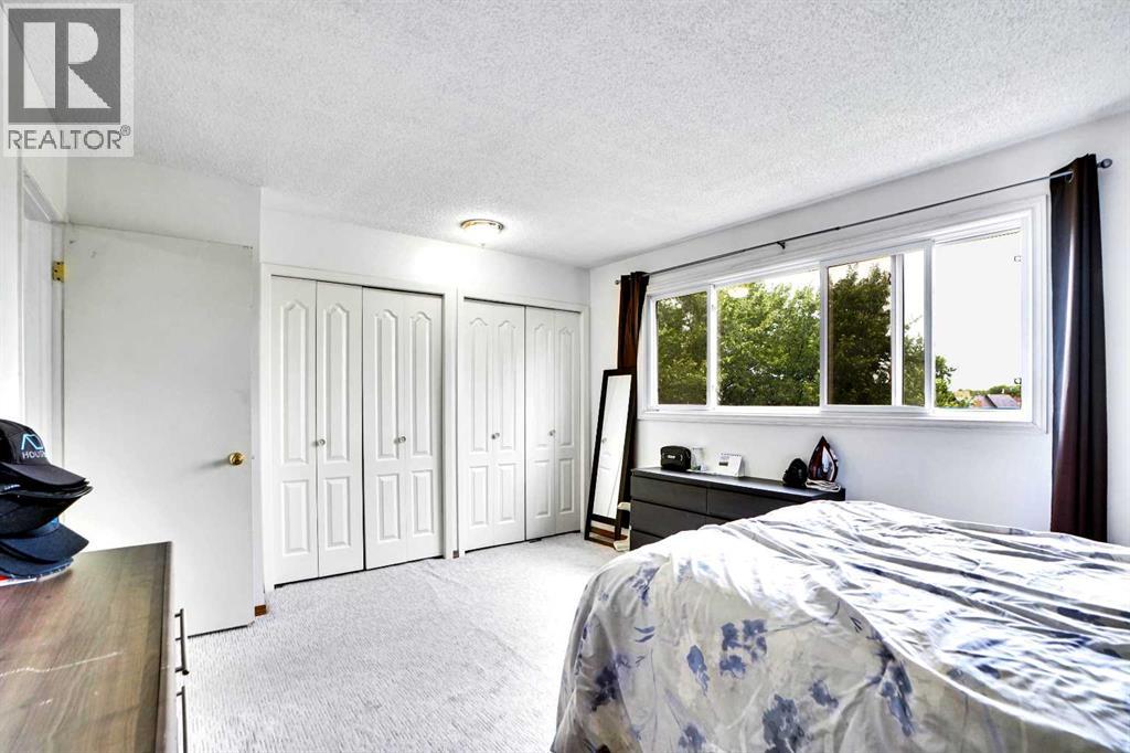 Single Family House for Sale in  Templeridge Crescent NE Temple Calgary 