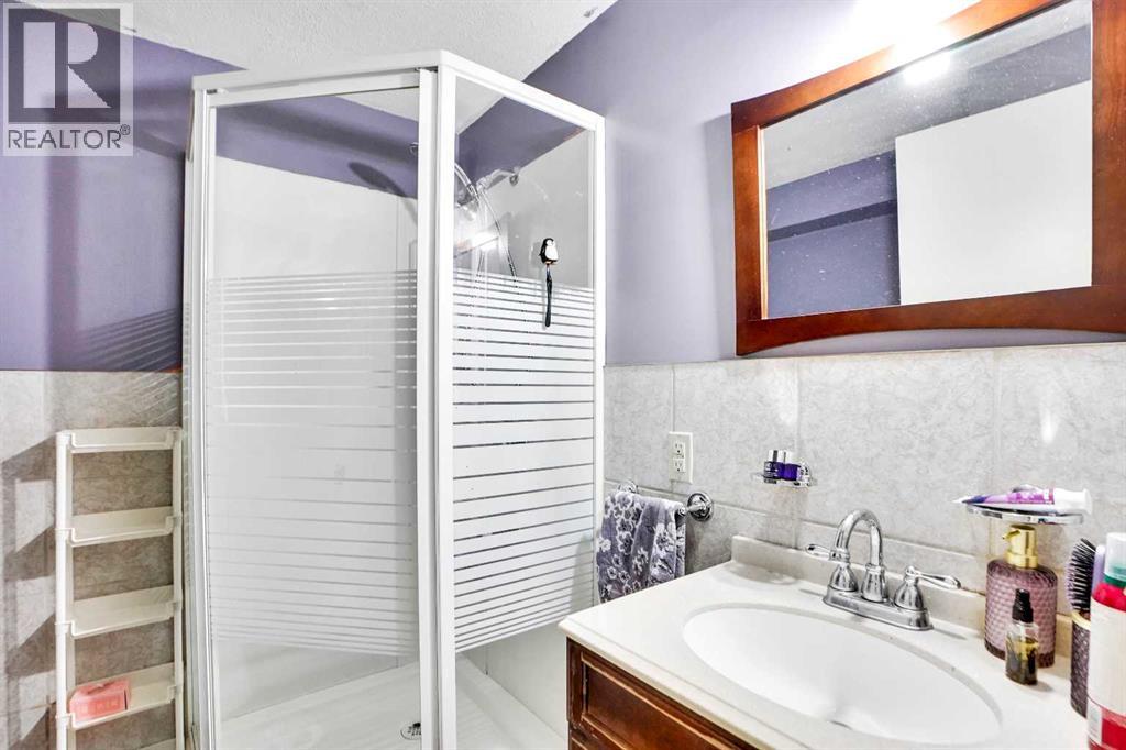 Single Family House for Sale in  Templeridge Crescent NE Temple Calgary 