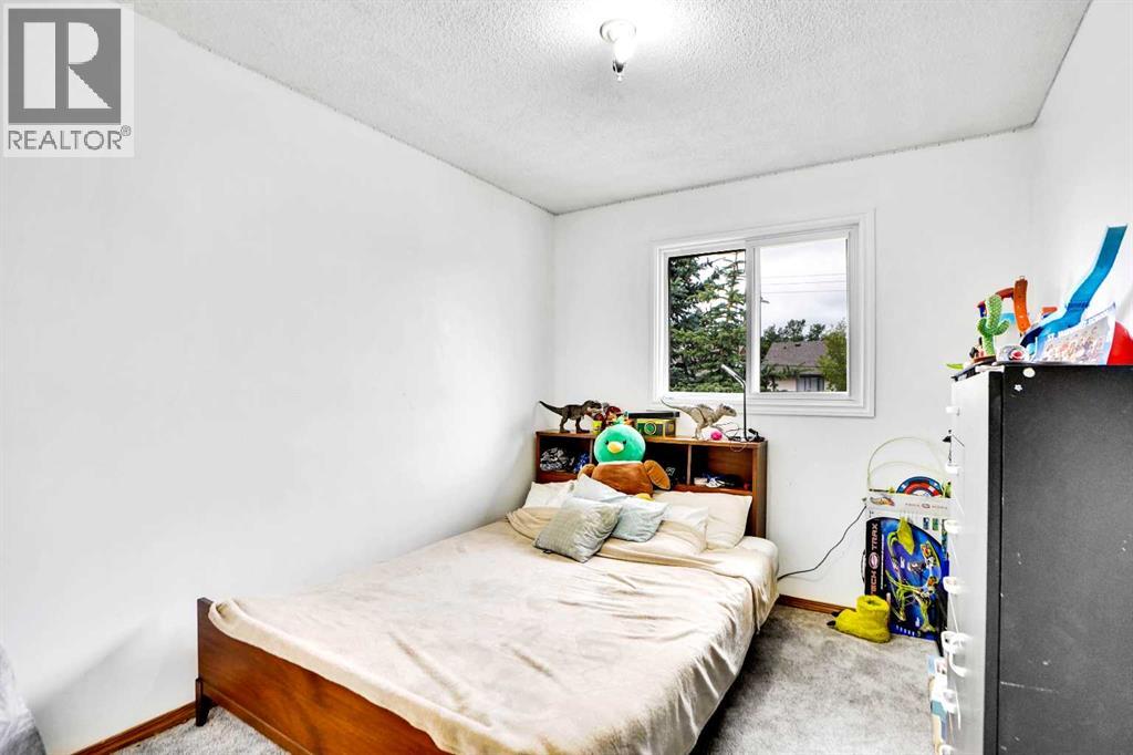 Single Family House for Sale in  Templeridge Crescent NE Temple Calgary 