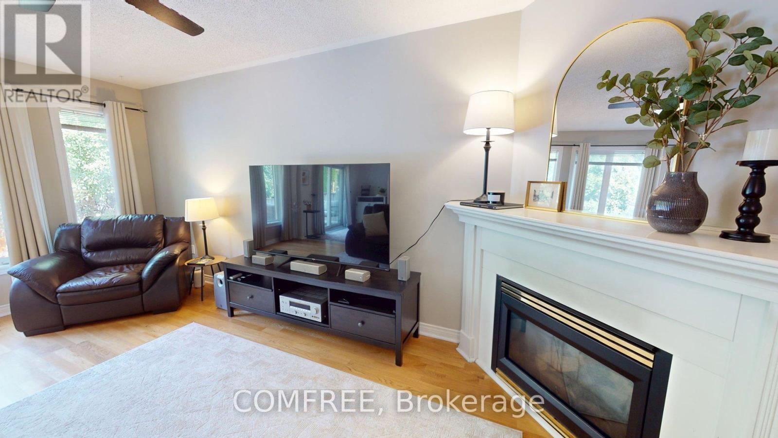 Photo 23 of 27 Markwood Crescent, Whitby ON