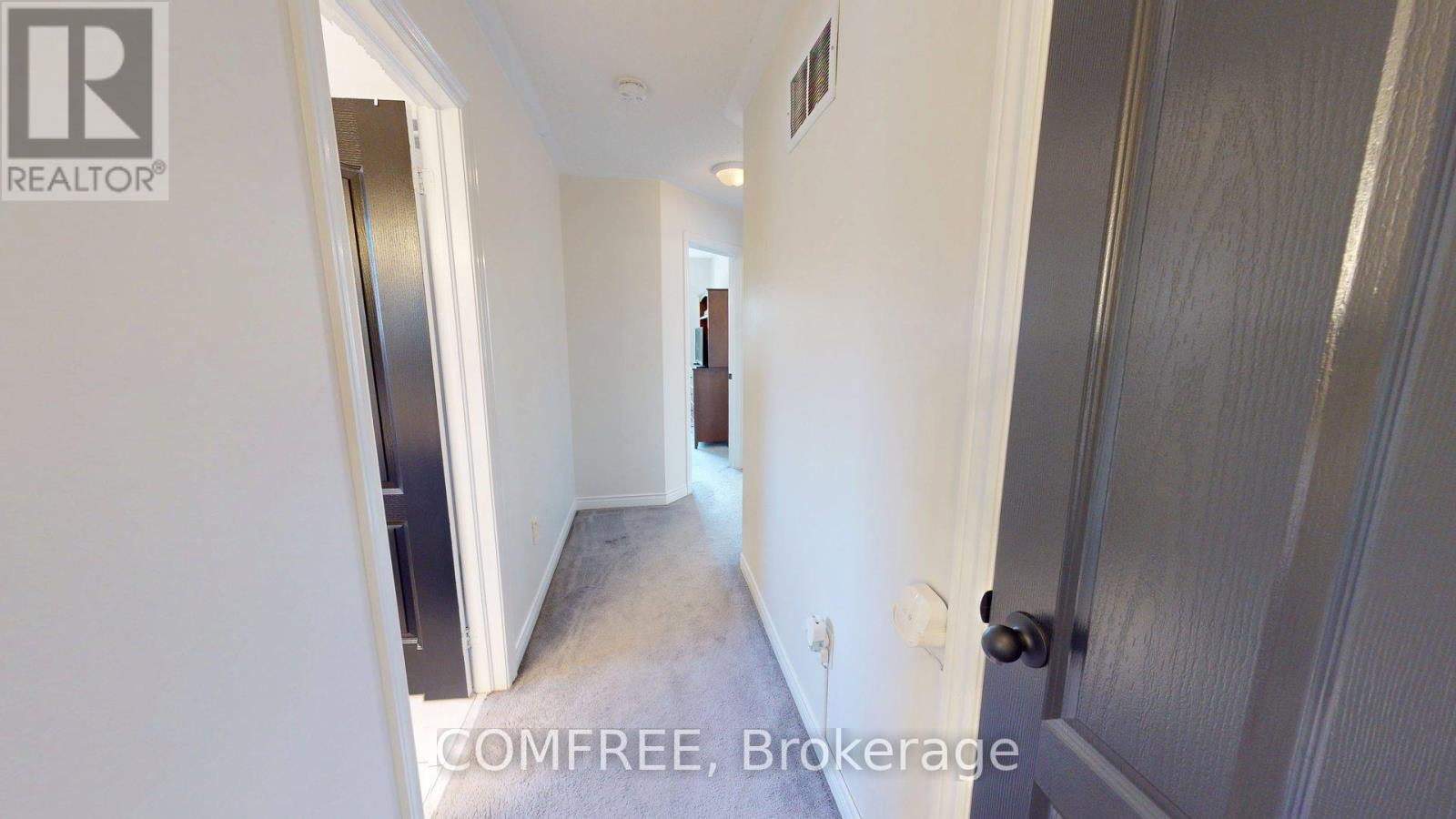 Photo 16 of 27 Markwood Crescent, Whitby ON