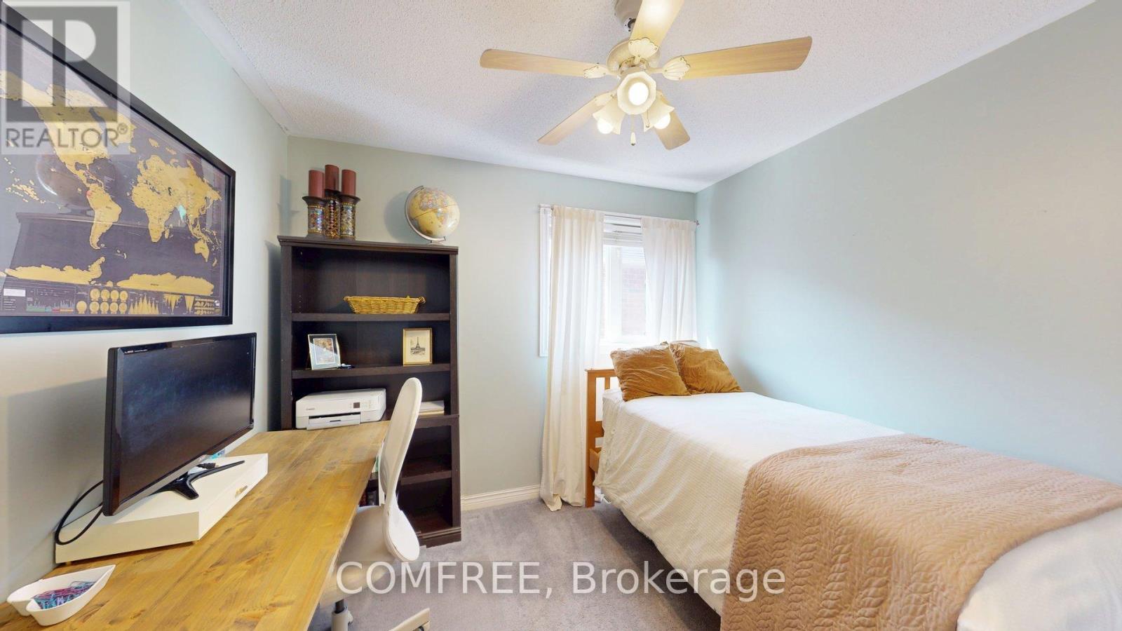 Photo 1 of 27 Markwood Crescent, Whitby ON