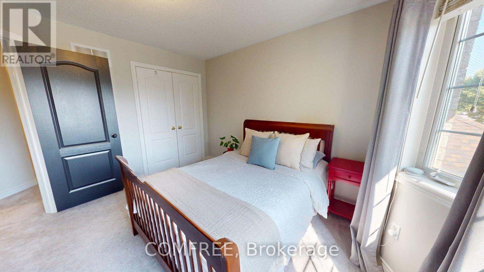 Photo 45 of 27 Markwood Crescent, Whitby ON