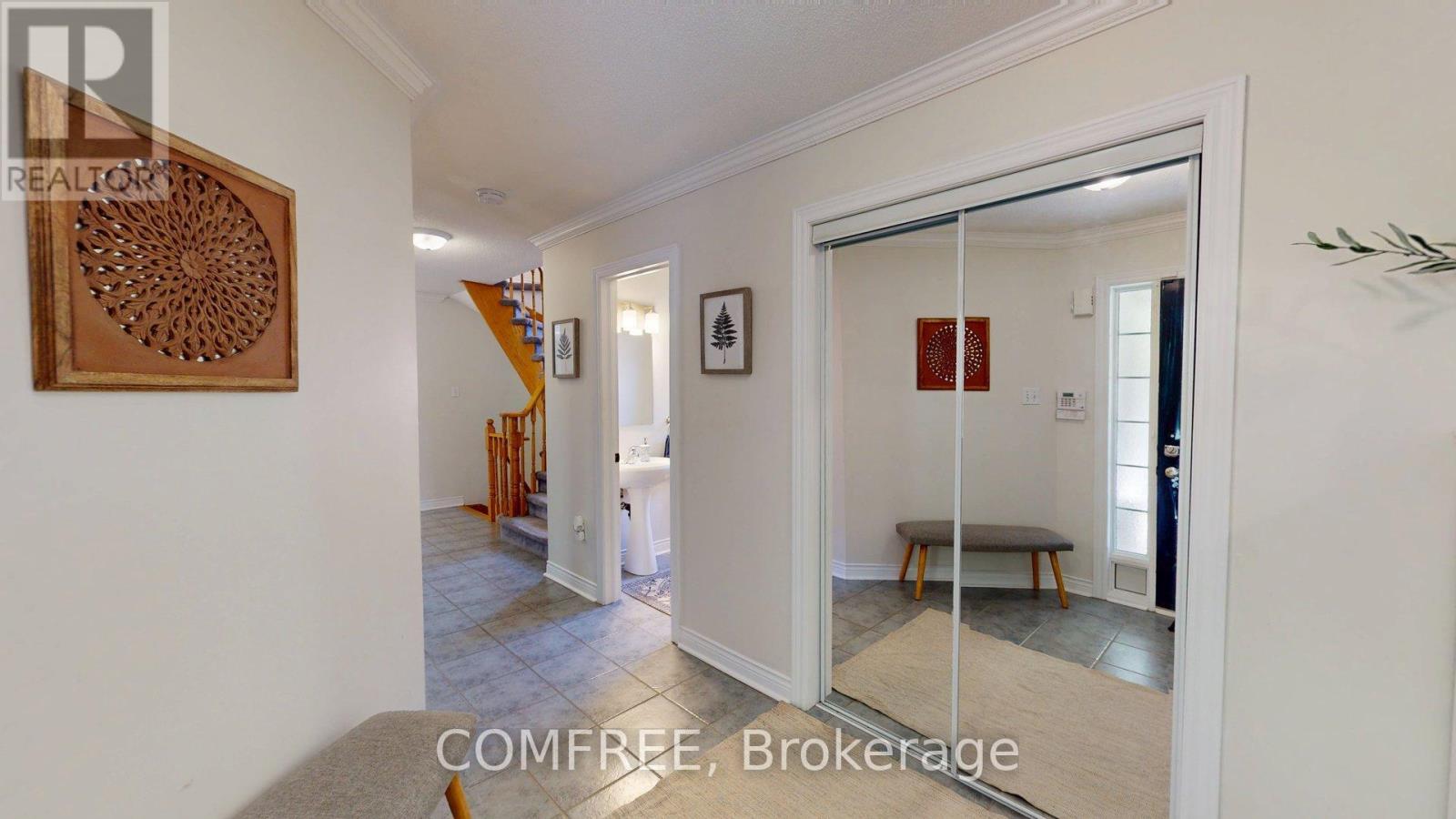 Photo 3 of 27 Markwood Crescent, Whitby ON
