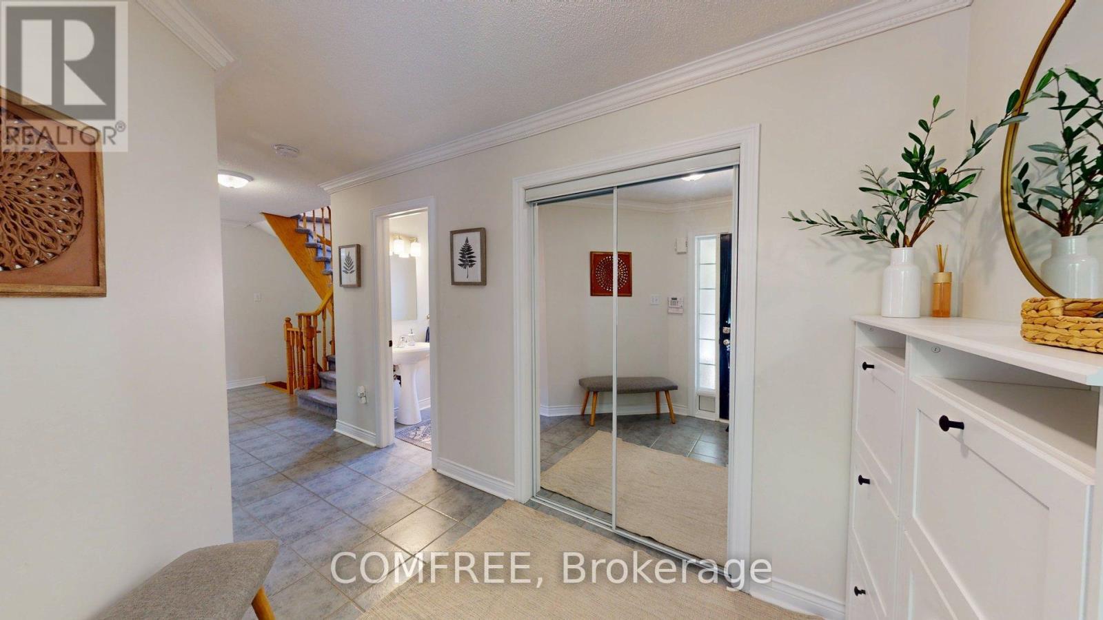 Photo 46 of 27 Markwood Crescent, Whitby ON