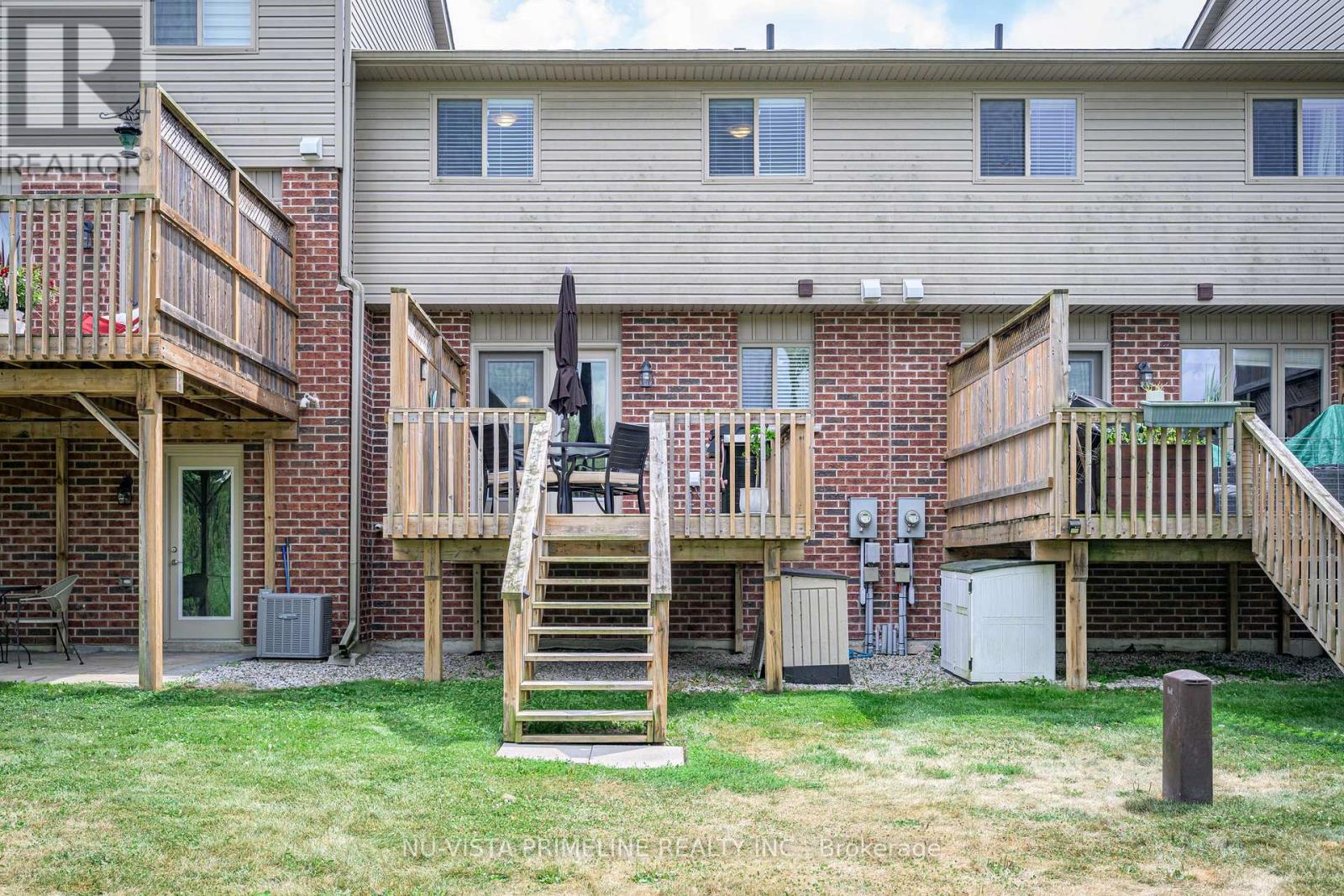 Photo 4 of 63 1010 Fanshawe Road E, London North ON