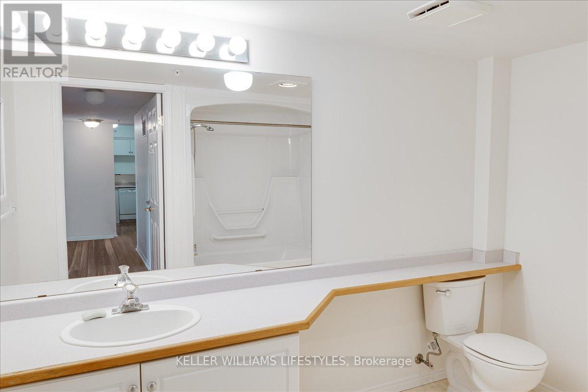 Photo 13 of 410 511 Gainsborough Road, London North ON