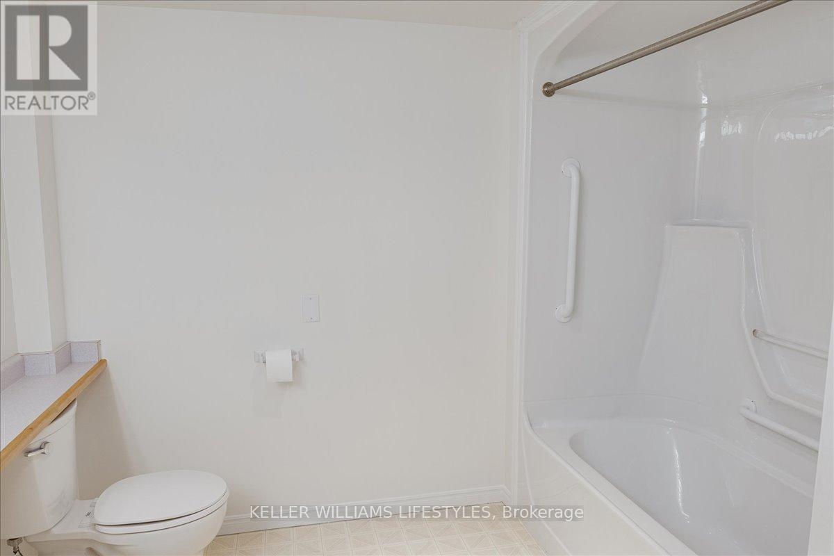 Photo 14 of 410 511 Gainsborough Road, London North ON