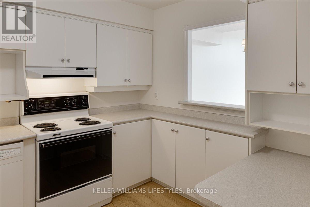 Photo 4 of 410 511 Gainsborough Road, London North ON