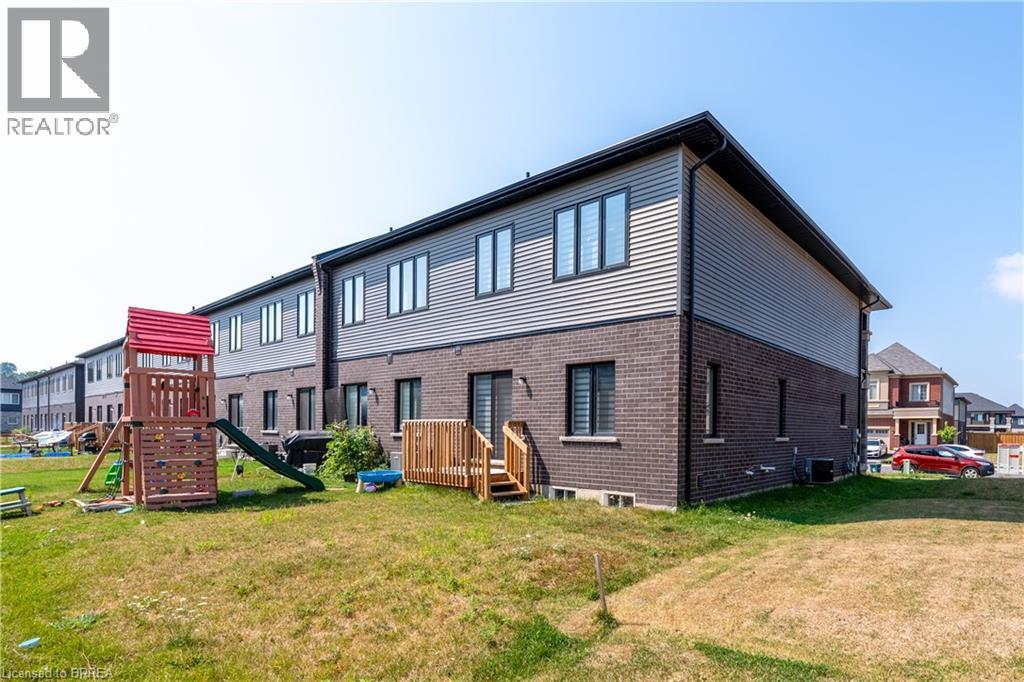 Photo 14 of 2 Copeman Avenue, Brantford ON