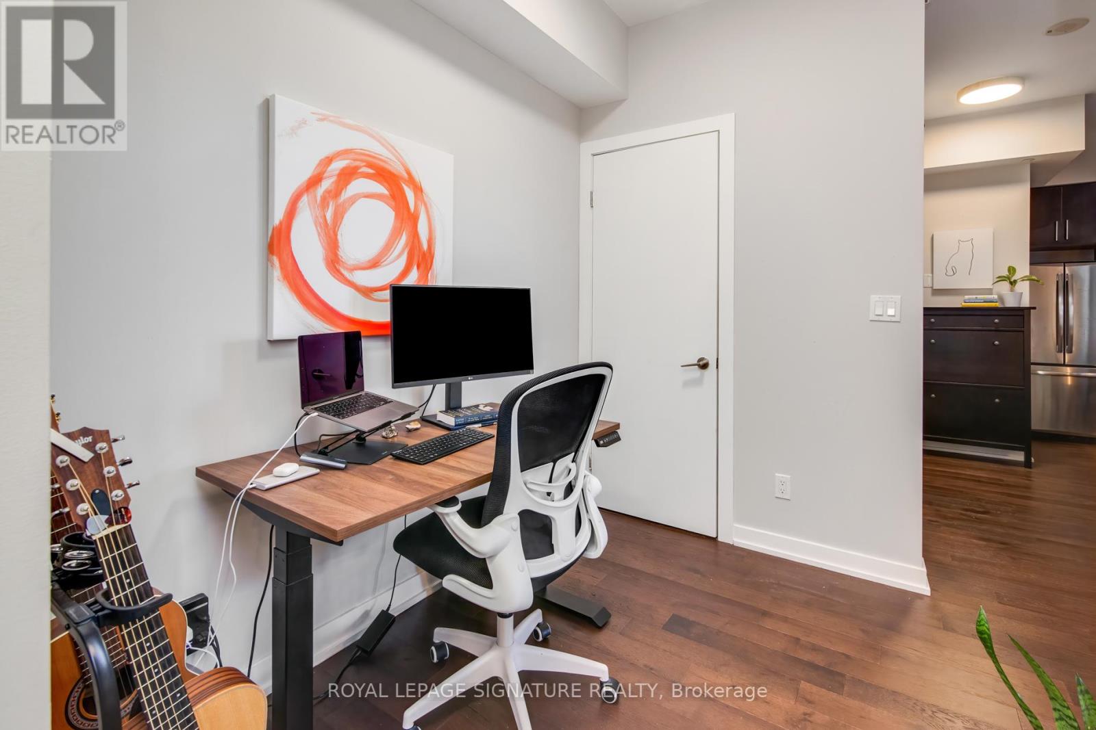 Photo 13 of 212 20 Bruyeres Mews, Toronto ON