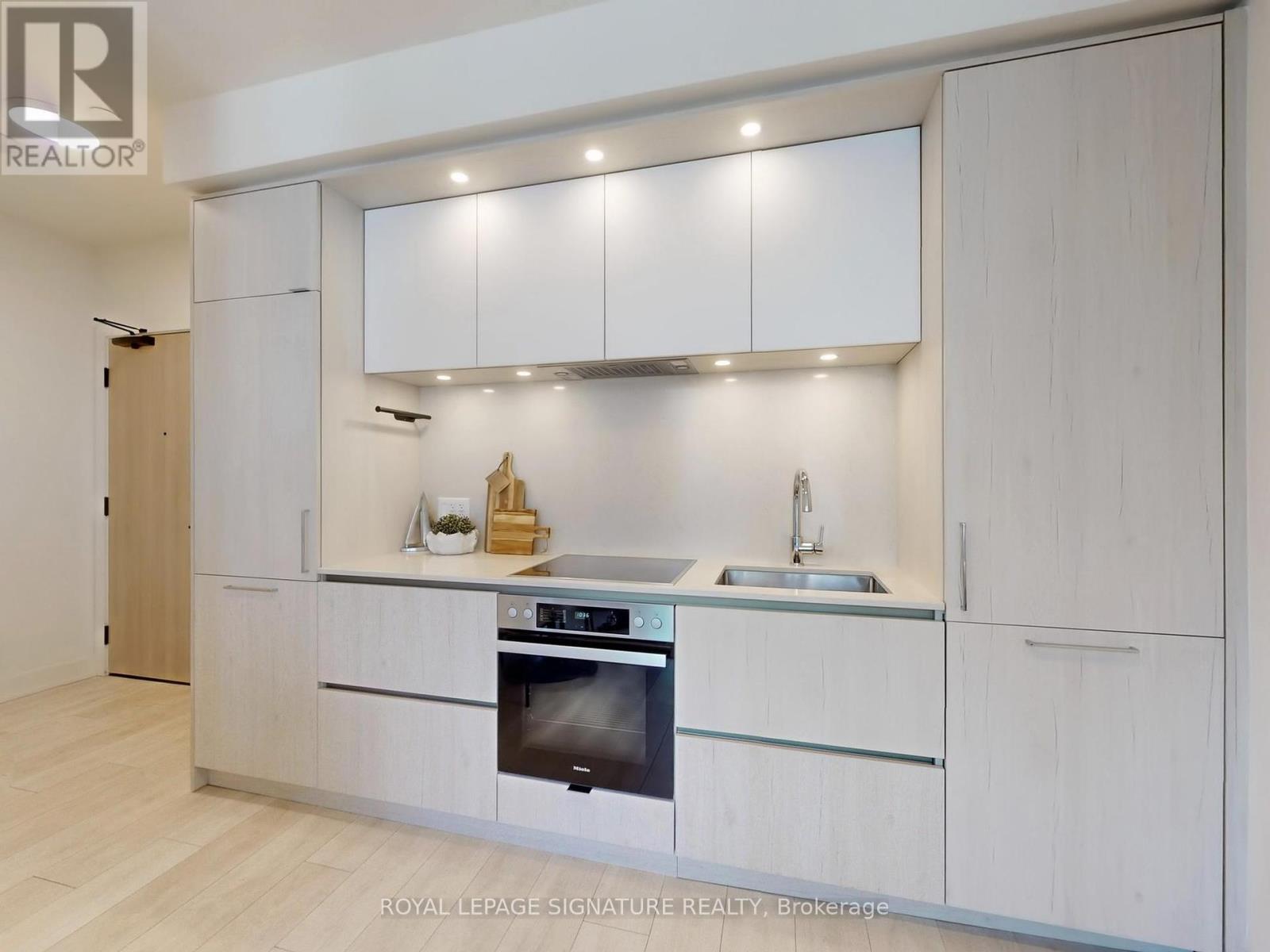 Photo 24 of 2713 35 Mercer Street, Toronto ON