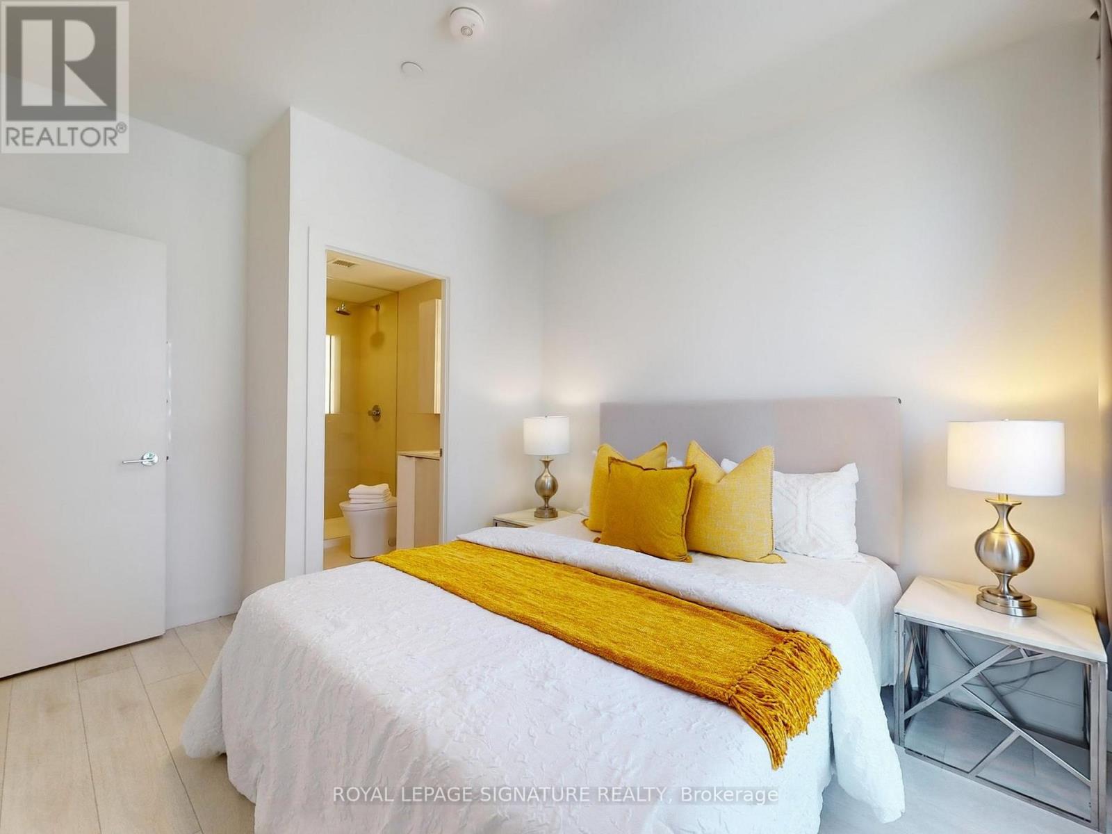Photo 35 of 2713 35 Mercer Street, Toronto ON