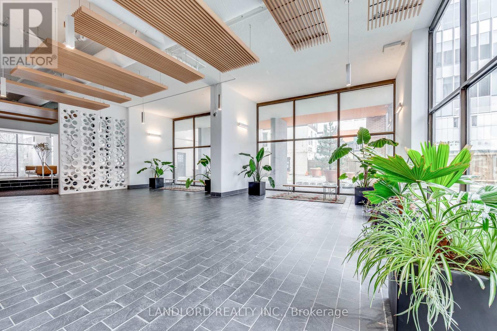Photo 44 of 14 E 86 Gerrard Street E, Toronto ON