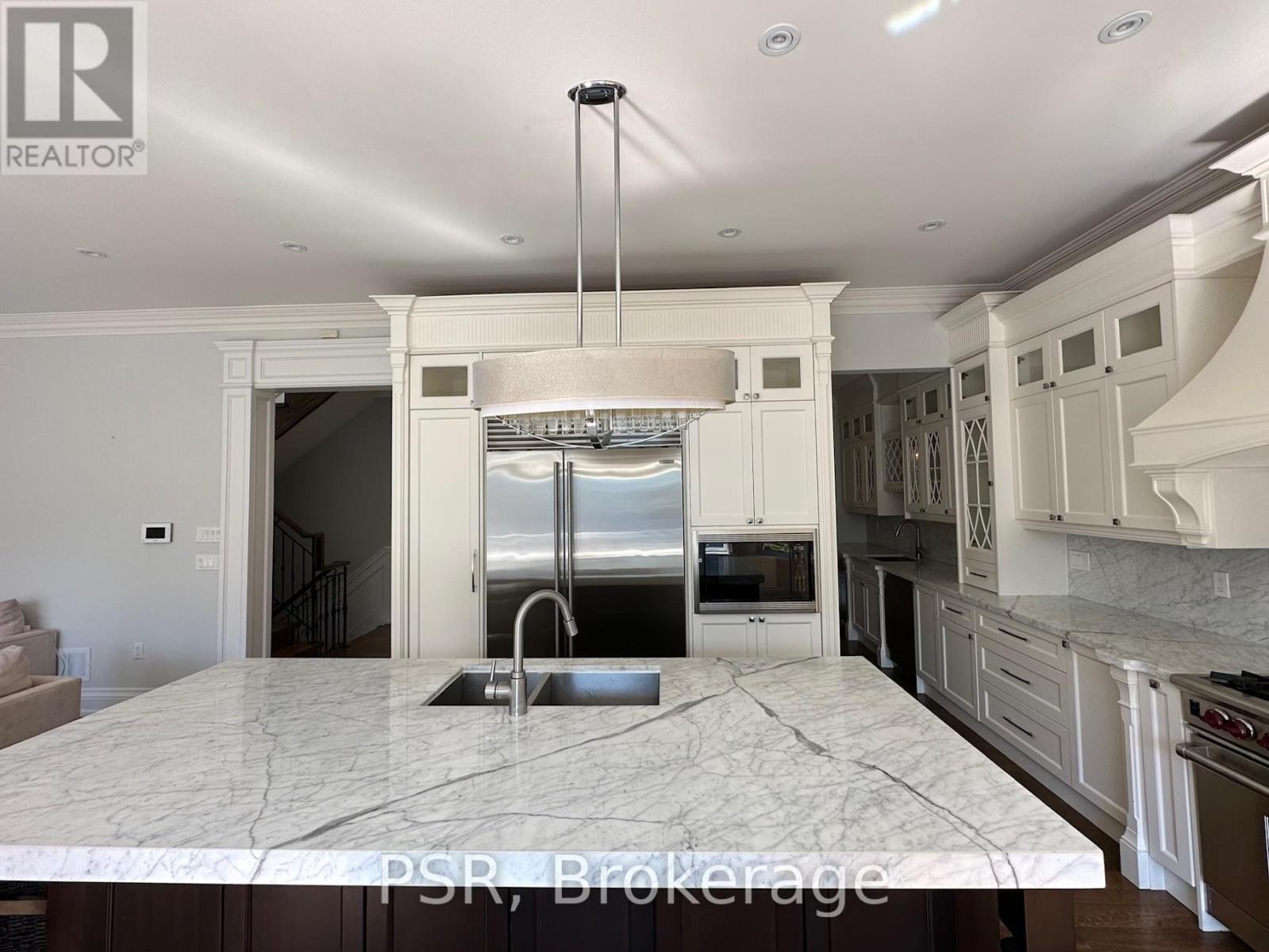 Photo 10 of 633 St Germain Avenue, Toronto ON