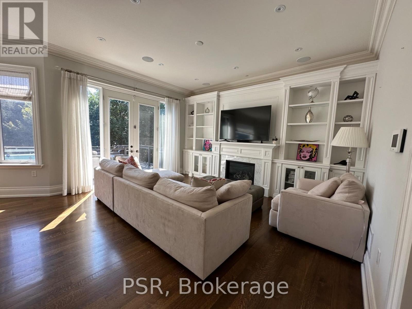 Photo 8 of 633 St Germain Avenue, Toronto ON