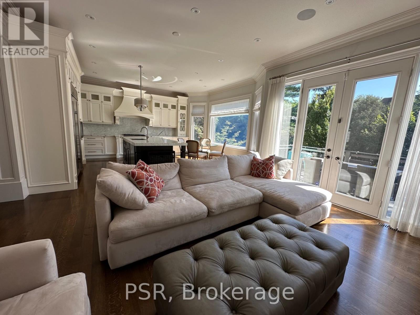 Photo 9 of 633 St Germain Avenue, Toronto ON