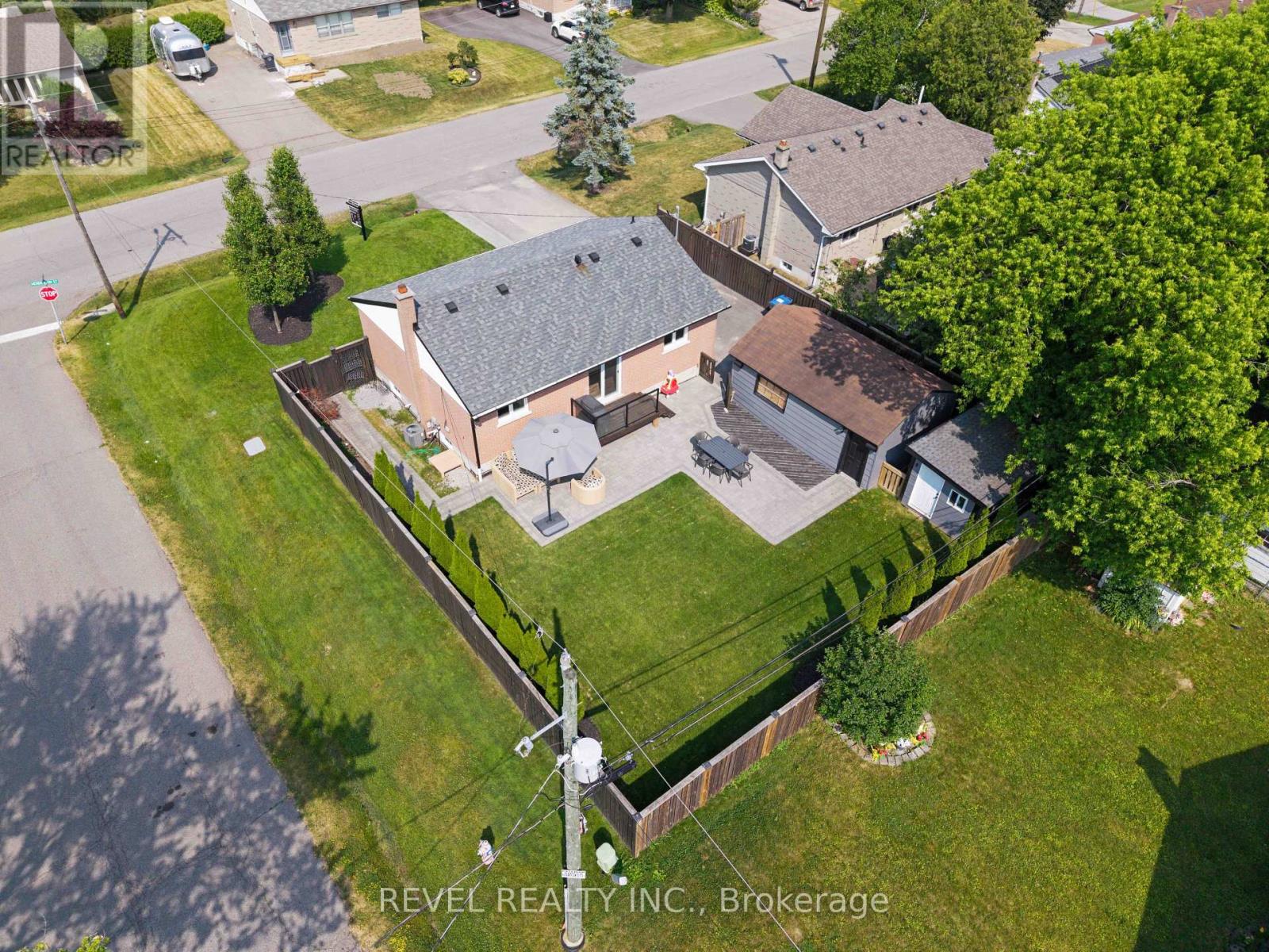 Photo 4 of 294 Henderson Street, Caledon ON