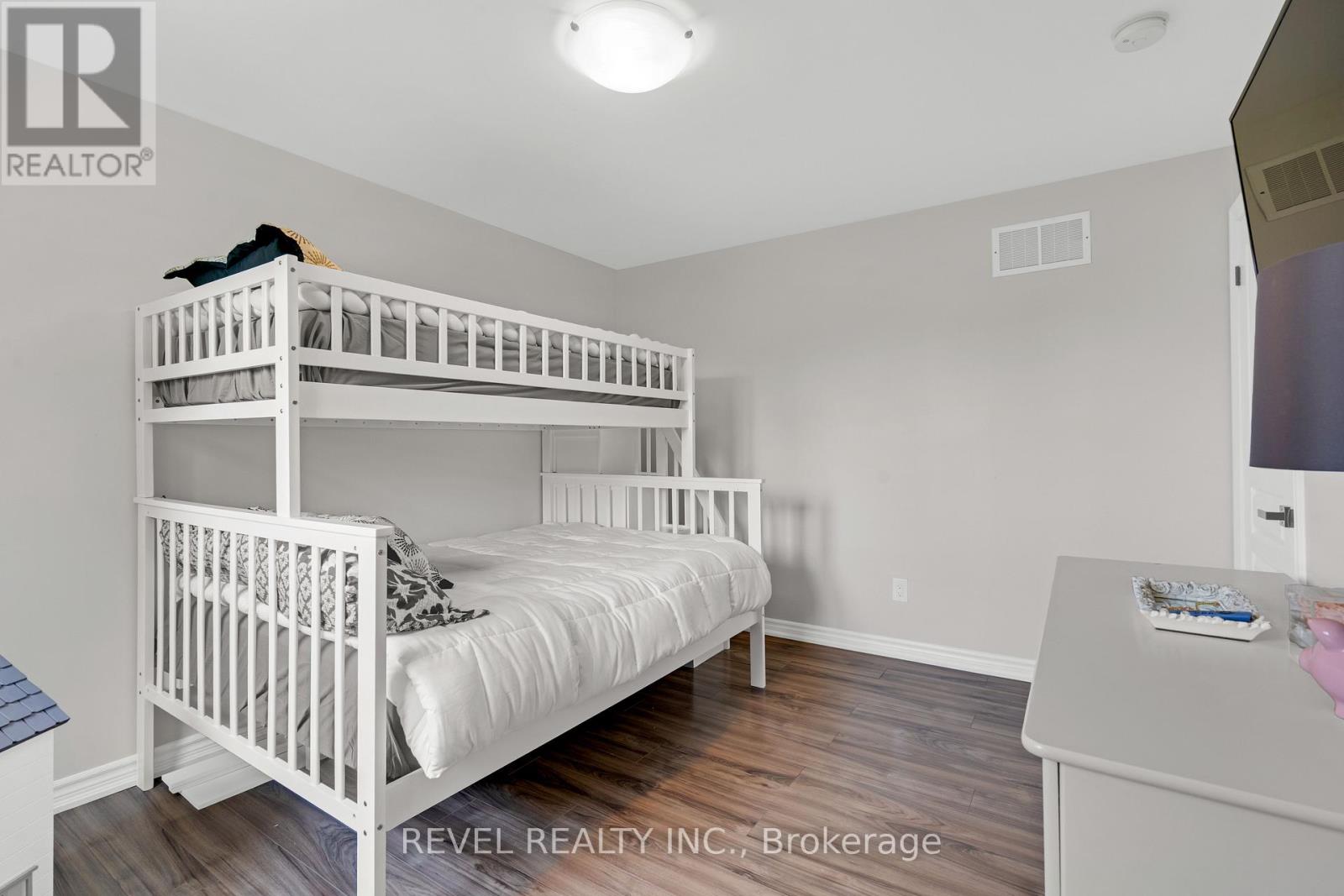 Photo 47 of 294 Henderson Street, Caledon ON