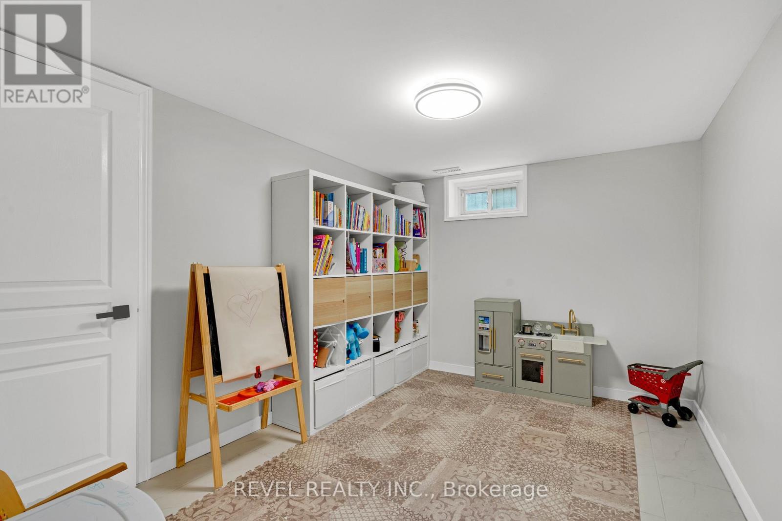 Photo 29 of 294 Henderson Street, Caledon ON