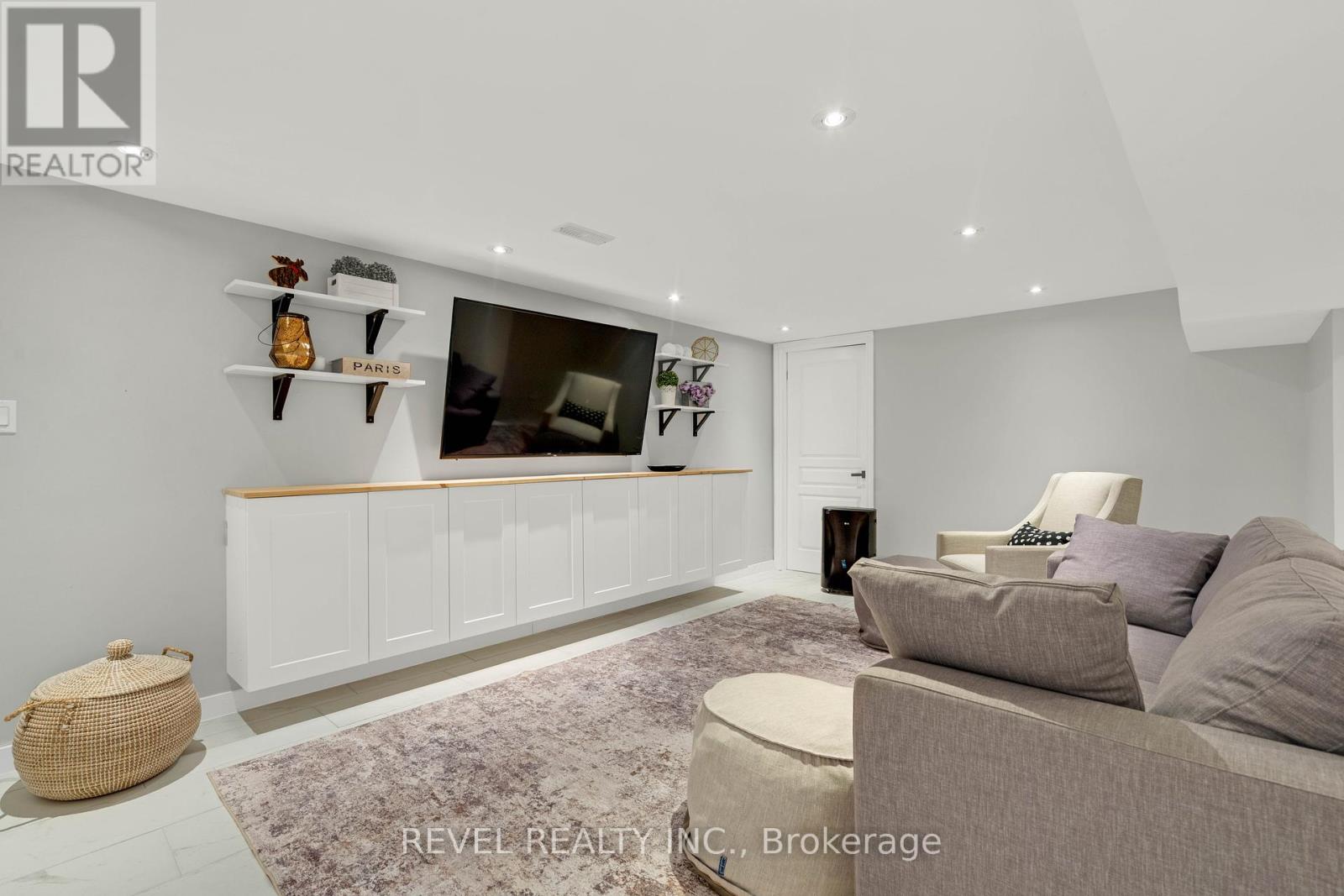 Photo 32 of 294 Henderson Street, Caledon ON