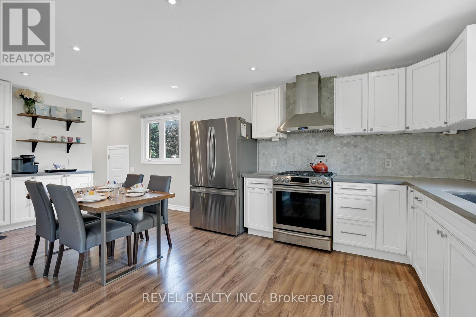 Photo 3 of 294 Henderson Street, Caledon ON