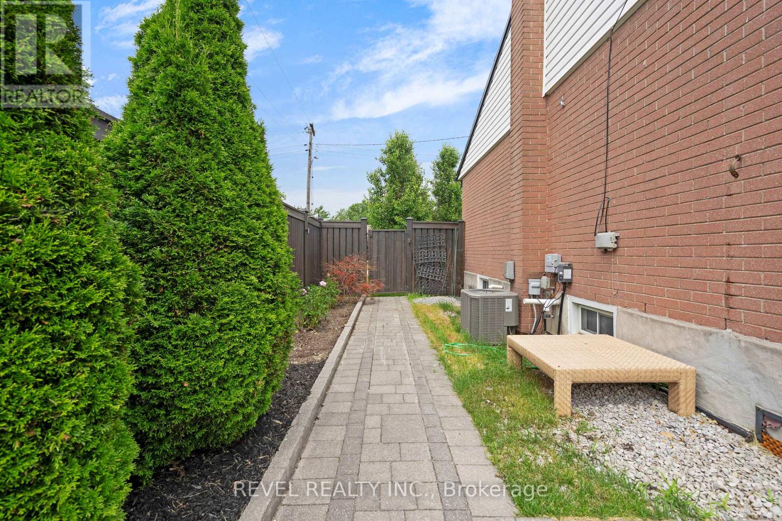 Photo 37 of 294 Henderson Street, Caledon ON